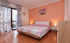 Rooms And Apartment Sanja